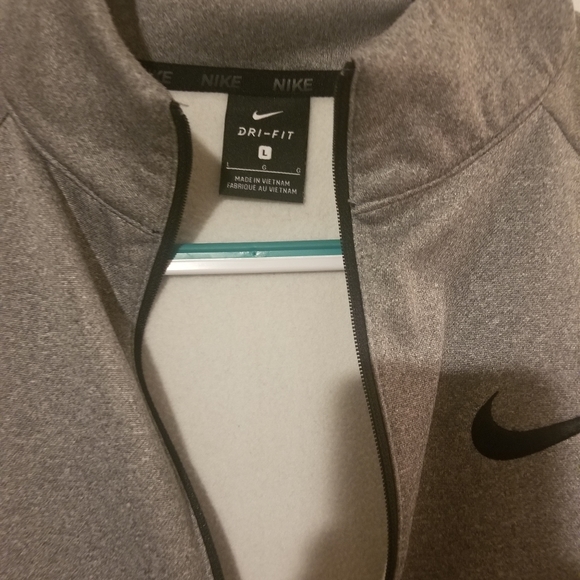 Nike jacket - Picture 3 of 3